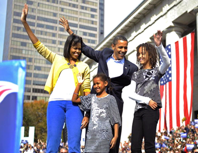 Michelle Obama loves yellow too!